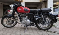 सिर्फ 1200 रुपये में Royal Enfield Classic 350 और Classic 500